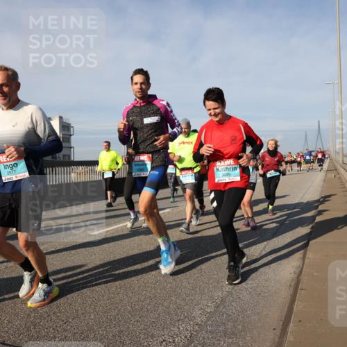 03.10.2025 - Köhlbrandbrückenlauf Lena Gebhardt http://msf.ph/oto/9144409 03.10.2025 10:02:08 Position 2 2977, 2969, 3029 meine-sportfotos.de