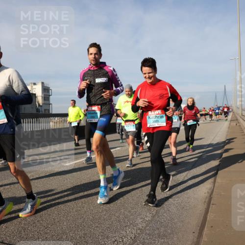 03.10.2025 - Köhlbrandbrückenlauf Lena Gebhardt http://msf.ph/oto/9144411 03.10.2025 10:02:08 Position 2 2977, 2969, 3029 meine-sportfotos.de