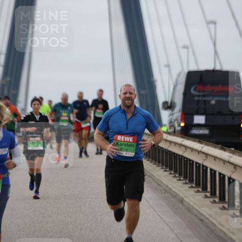 03.10.2025 - Köhlbrandbrückenlauf Jannik Wohlers http://msf.ph/oto/9144414 03.10.2025 15:45:45 Position 1 8118, 9660 meine-sportfotos.de
