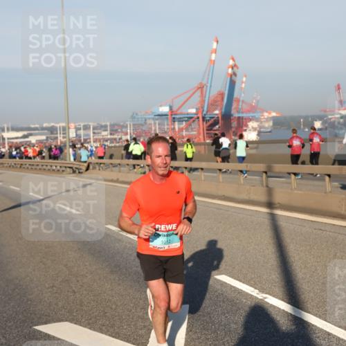 03.10.2025 - Köhlbrandbrückenlauf Yannick Fuchs http://msf.ph/oto/9144427 03.10.2025 08:32:42 Position 2 1012 meine-sportfotos.de