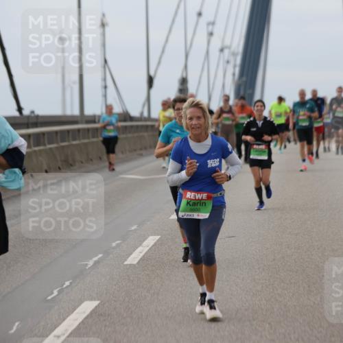 03.10.2025 - Köhlbrandbrückenlauf Jannik Wohlers http://msf.ph/oto/9144430 03.10.2025 15:45:46 Position 1 9600, 2, 8118 meine-sportfotos.de