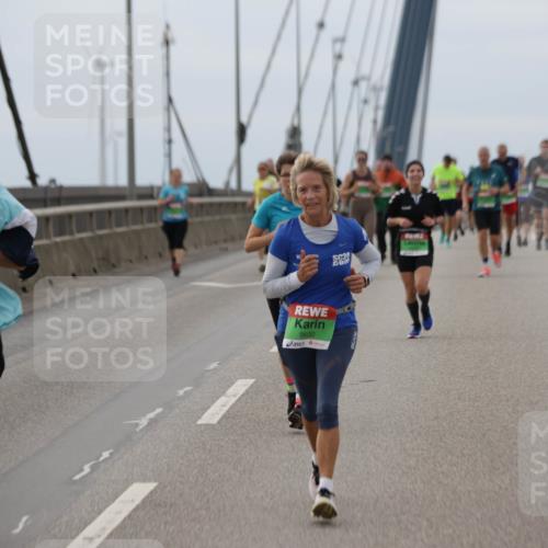 03.10.2025 - Köhlbrandbrückenlauf Jannik Wohlers http://msf.ph/oto/9144433 03.10.2025 15:45:46 Position 1 9600, 20, 8118 meine-sportfotos.de