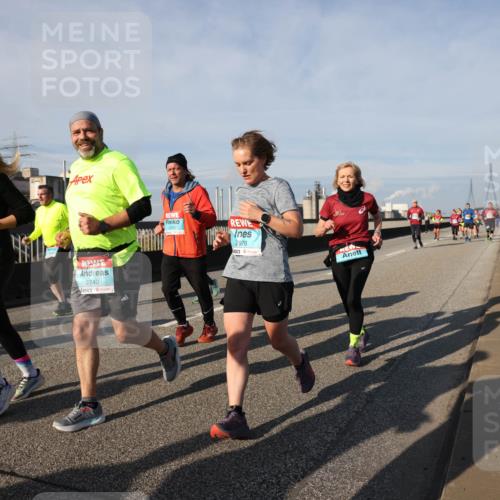 03.10.2025 - Köhlbrandbrückenlauf Lena Gebhardt http://msf.ph/oto/9144434 03.10.2025 10:02:09 Position 2 2740, 2978 meine-sportfotos.de