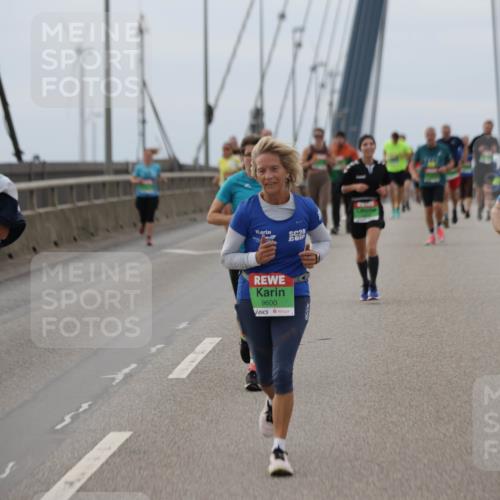 03.10.2025 - Köhlbrandbrückenlauf Jannik Wohlers http://msf.ph/oto/9144435 03.10.2025 15:45:46 Position 1 9600, 8118 meine-sportfotos.de