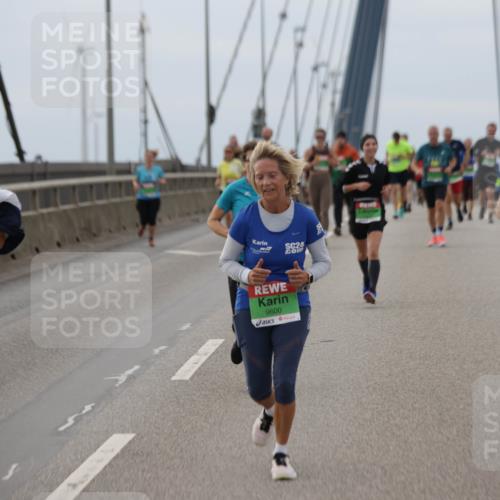 03.10.2025 - Köhlbrandbrückenlauf Jannik Wohlers http://msf.ph/oto/9144436 03.10.2025 15:45:46 Position 1 24, 9600, 8118 meine-sportfotos.de