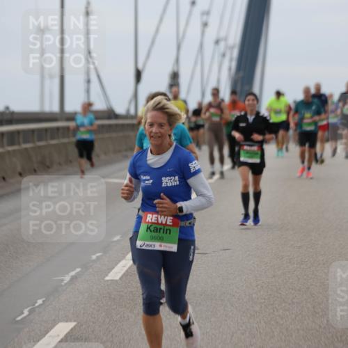 03.10.2025 - Köhlbrandbrückenlauf Jannik Wohlers http://msf.ph/oto/9144444 03.10.2025 15:45:46 Position 1 24, 9600, 8118 meine-sportfotos.de