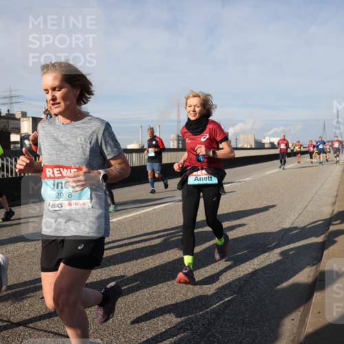 03.10.2025 - Köhlbrandbrückenlauf Lena Gebhardt http://msf.ph/oto/9144448 03.10.2025 10:02:10 Position 2 2740, 2978 meine-sportfotos.de