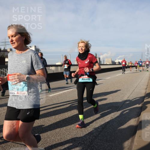 03.10.2025 - Köhlbrandbrückenlauf Lena Gebhardt http://msf.ph/oto/9144452 03.10.2025 10:02:10 Position 2 2978 meine-sportfotos.de
