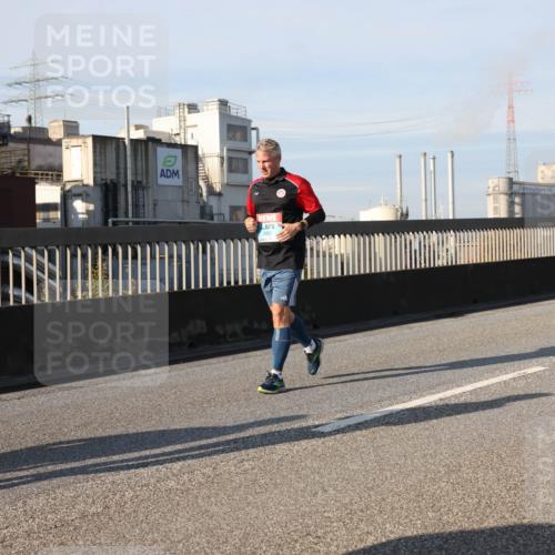 03.10.2025 - Köhlbrandbrückenlauf Lena Gebhardt http://msf.ph/oto/9144469 03.10.2025 10:02:11 Position 2 2188, 3405 meine-sportfotos.de
