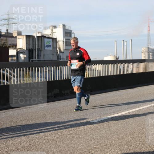 03.10.2025 - Köhlbrandbrückenlauf Lena Gebhardt http://msf.ph/oto/9144471 03.10.2025 10:02:11 Position 2 3405 meine-sportfotos.de
