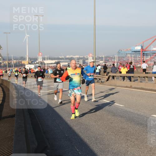 03.10.2025 - Köhlbrandbrückenlauf Yannick Fuchs http://msf.ph/oto/9144472 03.10.2025 08:32:51 Position 2  meine-sportfotos.de