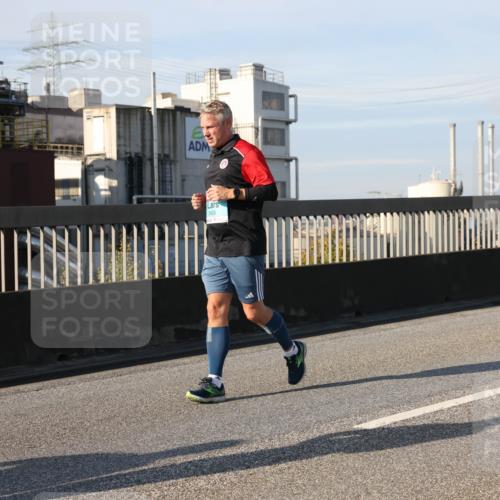 03.10.2025 - Köhlbrandbrückenlauf Lena Gebhardt http://msf.ph/oto/9144473 03.10.2025 10:02:11 Position 2 3405 meine-sportfotos.de