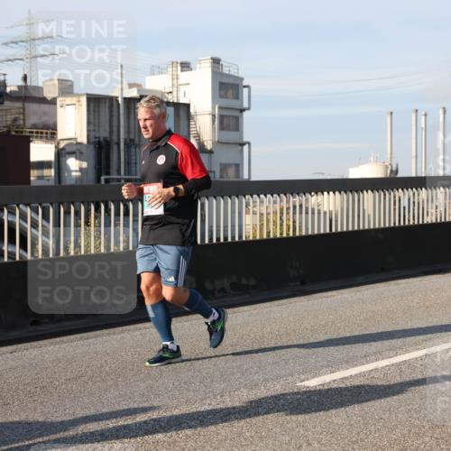 03.10.2025 - Köhlbrandbrückenlauf Lena Gebhardt http://msf.ph/oto/9144479 03.10.2025 10:02:11 Position 2  meine-sportfotos.de