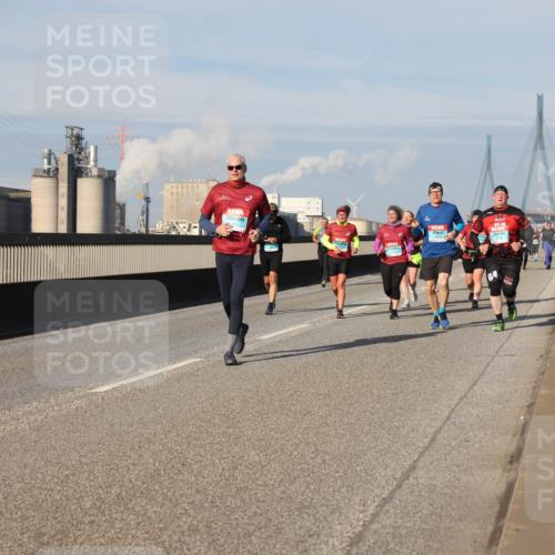 03.10.2025 - Köhlbrandbrückenlauf Lena Gebhardt http://msf.ph/oto/9144489 03.10.2025 10:02:12 Position 2  meine-sportfotos.de