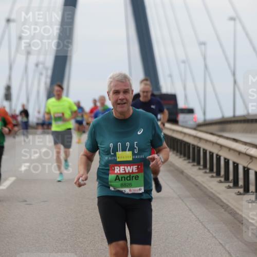 03.10.2025 - Köhlbrandbrückenlauf Jannik Wohlers http://msf.ph/oto/9144494 03.10.2025 15:45:54 Position 1 2025, 29, 8826 meine-sportfotos.de