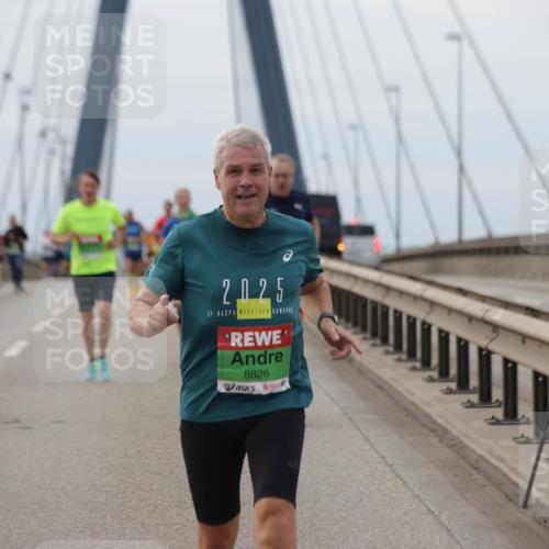 03.10.2025 - Köhlbrandbrückenlauf Jannik Wohlers http://msf.ph/oto/9144498 03.10.2025 15:45:54 Position 1 2025, 39, 8826 meine-sportfotos.de