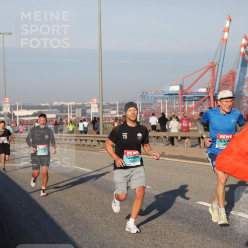 03.10.2025 - Köhlbrandbrückenlauf Yannick Fuchs http://msf.ph/oto/9144499 03.10.2025 08:32:53 Position 2 3629, 324 meine-sportfotos.de