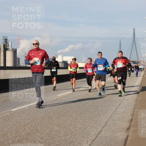 03.10.2025 - Köhlbrandbrückenlauf Lena Gebhardt http://msf.ph/oto/9144503 03.10.2025 10:02:12 Position 2 64 meine-sportfotos.de