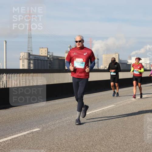 03.10.2025 - Köhlbrandbrückenlauf Lena Gebhardt http://msf.ph/oto/9144531 03.10.2025 10:02:13 Position 2 1483 meine-sportfotos.de