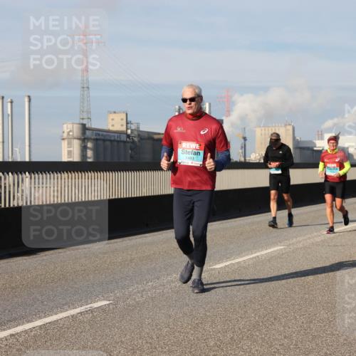 03.10.2025 - Köhlbrandbrückenlauf Lena Gebhardt http://msf.ph/oto/9144538 03.10.2025 10:02:13 Position 2 1483 meine-sportfotos.de