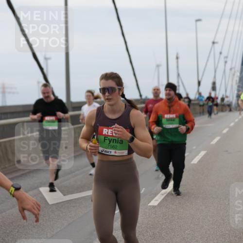 03.10.2025 - Köhlbrandbrückenlauf Jannik Wohlers http://msf.ph/oto/9144556 03.10.2025 15:45:57 Position 1 7562 meine-sportfotos.de