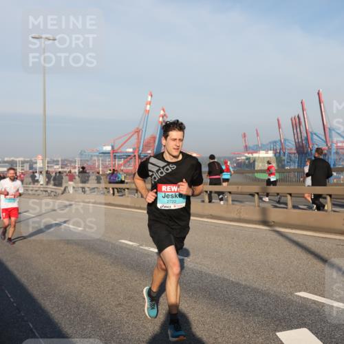 03.10.2025 - Köhlbrandbrückenlauf Yannick Fuchs http://msf.ph/oto/9144565 03.10.2025 08:32:58 Position 2 2722 meine-sportfotos.de