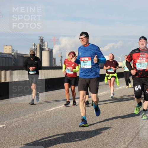 03.10.2025 - Köhlbrandbrückenlauf Lena Gebhardt http://msf.ph/oto/9144570 03.10.2025 10:02:15 Position 2 3259, 2, 3713, 64 meine-sportfotos.de