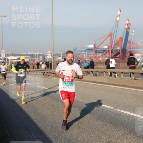 03.10.2025 - Köhlbrandbrückenlauf Yannick Fuchs http://msf.ph/oto/9144577 03.10.2025 08:33:00 Position 2 3618, 1 meine-sportfotos.de