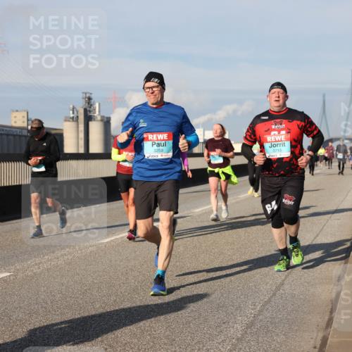 03.10.2025 - Köhlbrandbrückenlauf Lena Gebhardt http://msf.ph/oto/9144579 03.10.2025 10:02:16 Position 2 3259, 3713 meine-sportfotos.de