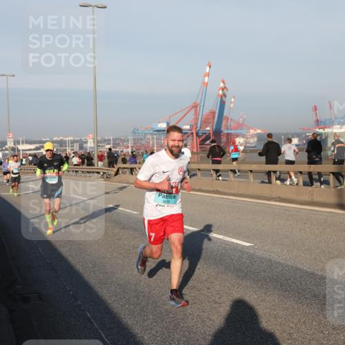 03.10.2025 - Köhlbrandbrückenlauf Yannick Fuchs http://msf.ph/oto/9144586 03.10.2025 08:33:00 Position 2 3618 meine-sportfotos.de