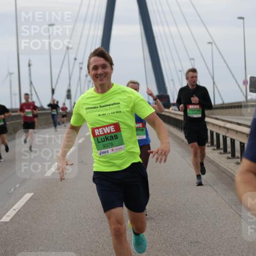 03.10.2025 - Köhlbrandbrückenlauf Jannik Wohlers http://msf.ph/oto/9144590 03.10.2025 15:45:59 Position 1 31, 1, 2019, 9378, 01 meine-sportfotos.de