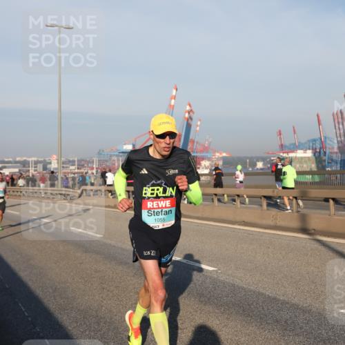 03.10.2025 - Köhlbrandbrückenlauf Yannick Fuchs http://msf.ph/oto/9144605 03.10.2025 08:33:02 Position 2 1055 meine-sportfotos.de