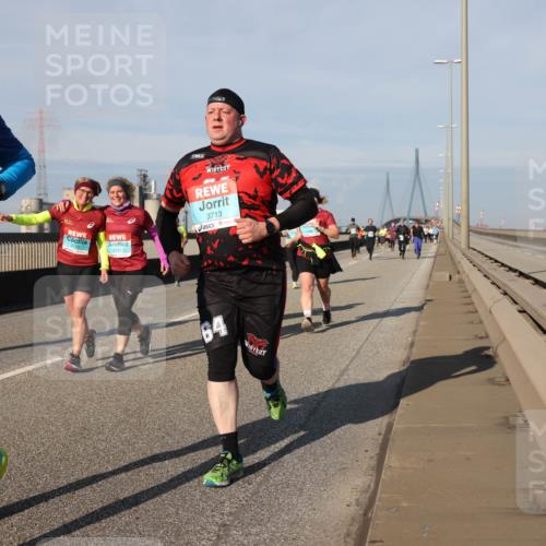 03.10.2025 - Köhlbrandbrückenlauf Lena Gebhardt http://msf.ph/oto/9144608 03.10.2025 10:02:17 Position 2 3259, 2143, 3713, 64 meine-sportfotos.de