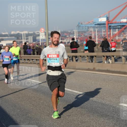 03.10.2025 - Köhlbrandbrückenlauf Yannick Fuchs http://msf.ph/oto/9144615 03.10.2025 08:33:05 Position 2 2933 meine-sportfotos.de