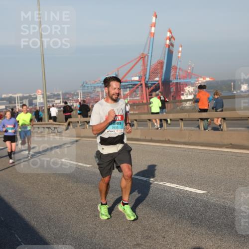 03.10.2025 - Köhlbrandbrückenlauf Yannick Fuchs http://msf.ph/oto/9144629 03.10.2025 08:33:05 Position 2 2933 meine-sportfotos.de