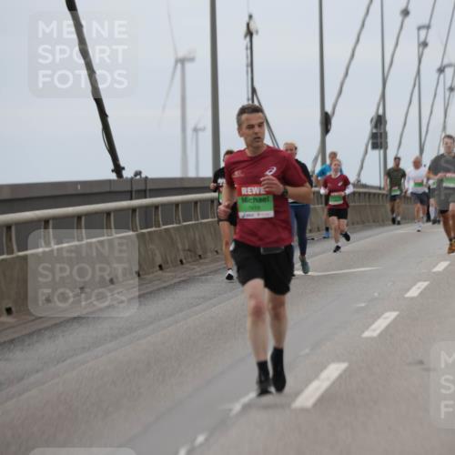 03.10.2025 - Köhlbrandbrückenlauf Jannik Wohlers http://msf.ph/oto/9144631 03.10.2025 15:46:02 Position 1 7419 meine-sportfotos.de