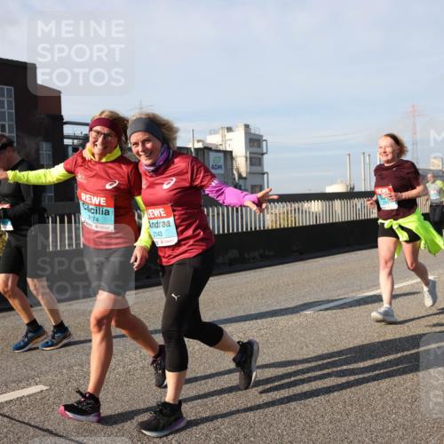 03.10.2025 - Köhlbrandbrückenlauf Lena Gebhardt http://msf.ph/oto/9144654 03.10.2025 10:02:19 Position 2 2174, 2143, 2154 meine-sportfotos.de