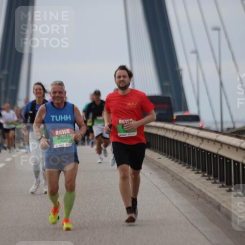 03.10.2025 - Köhlbrandbrückenlauf Jannik Wohlers http://msf.ph/oto/9144662 03.10.2025 15:46:04 Position 1 9567 meine-sportfotos.de