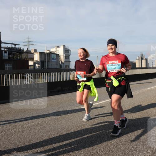 03.10.2025 - Köhlbrandbrückenlauf Lena Gebhardt http://msf.ph/oto/9144669 03.10.2025 10:02:19 Position 2 216, 2154 meine-sportfotos.de