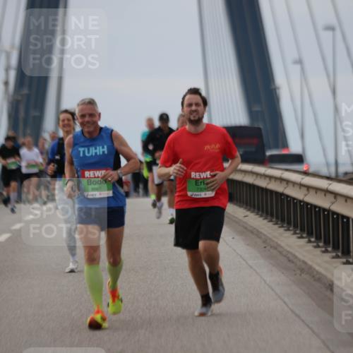 03.10.2025 - Köhlbrandbrückenlauf Jannik Wohlers http://msf.ph/oto/9144675 03.10.2025 15:46:04 Position 1 9567, 730 meine-sportfotos.de