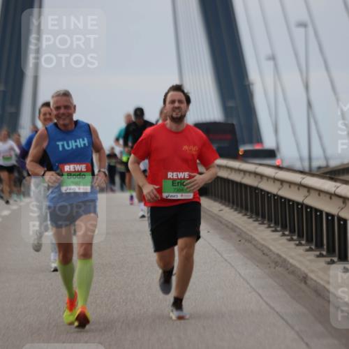03.10.2025 - Köhlbrandbrückenlauf Jannik Wohlers http://msf.ph/oto/9144685 03.10.2025 15:46:04 Position 1 9567, 7304 meine-sportfotos.de