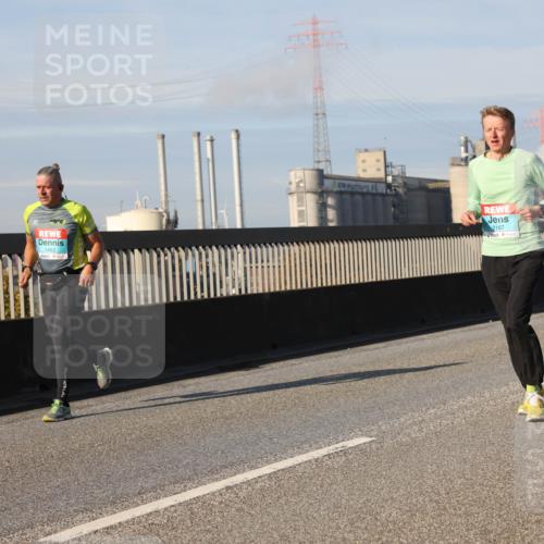 03.10.2025 - Köhlbrandbrückenlauf Lena Gebhardt http://msf.ph/oto/9144705 03.10.2025 10:02:21 Position 2 1482, 2167 meine-sportfotos.de