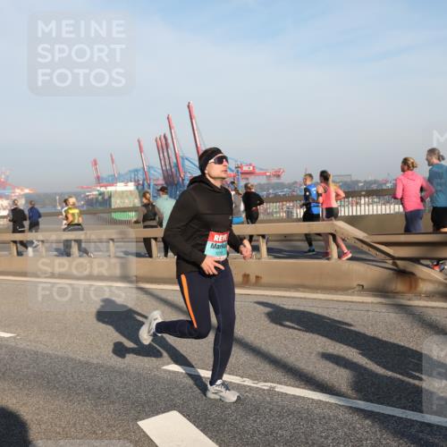 03.10.2025 - Köhlbrandbrückenlauf Yannick Fuchs http://msf.ph/oto/9144724 03.10.2025 08:33:15 Position 2 1019 meine-sportfotos.de