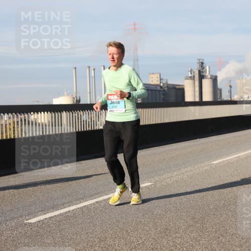 03.10.2025 - Köhlbrandbrückenlauf Lena Gebhardt http://msf.ph/oto/9144741 03.10.2025 10:02:22 Position 2 2167 meine-sportfotos.de