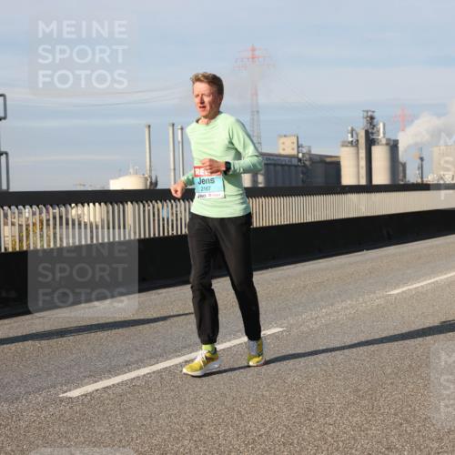 03.10.2025 - Köhlbrandbrückenlauf Lena Gebhardt http://msf.ph/oto/9144746 03.10.2025 10:02:22 Position 2 2167 meine-sportfotos.de