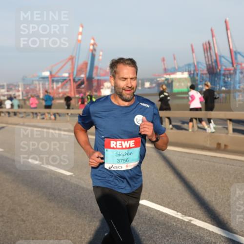 03.10.2025 - Köhlbrandbrückenlauf Yannick Fuchs http://msf.ph/oto/9144747 03.10.2025 08:33:22 Position 2 3756 meine-sportfotos.de