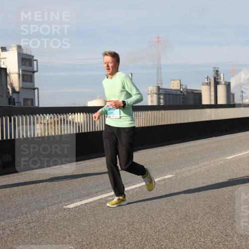 03.10.2025 - Köhlbrandbrückenlauf Lena Gebhardt http://msf.ph/oto/9144758 03.10.2025 10:02:22 Position 2 2167, 19 meine-sportfotos.de