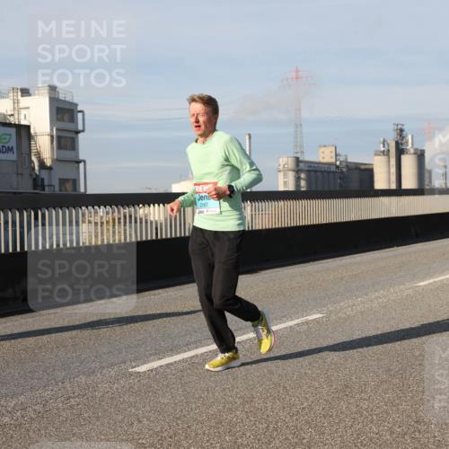 03.10.2025 - Köhlbrandbrückenlauf Lena Gebhardt http://msf.ph/oto/9144760 03.10.2025 10:02:22 Position 2 2167 meine-sportfotos.de