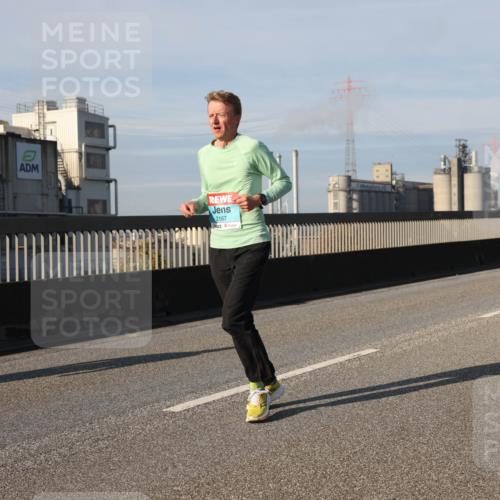 03.10.2025 - Köhlbrandbrückenlauf Lena Gebhardt http://msf.ph/oto/9144766 03.10.2025 10:02:22 Position 2 2167 meine-sportfotos.de