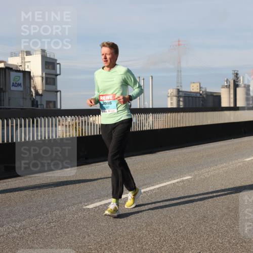 03.10.2025 - Köhlbrandbrückenlauf Lena Gebhardt http://msf.ph/oto/9144770 03.10.2025 10:02:22 Position 2 2167 meine-sportfotos.de